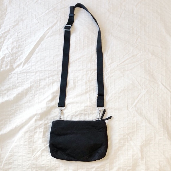 Lululemon Hip To Be Free Crossbody Bag Black - Picture 7 of 15